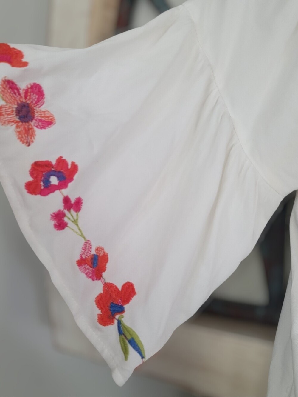 Altar'd State Boho Off The Shoulder Floral Embriodered Peasant Blouse, Sz M - Picture 3 of 6